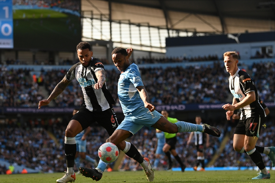  切尔西官宣斯特林加盟签约五年  